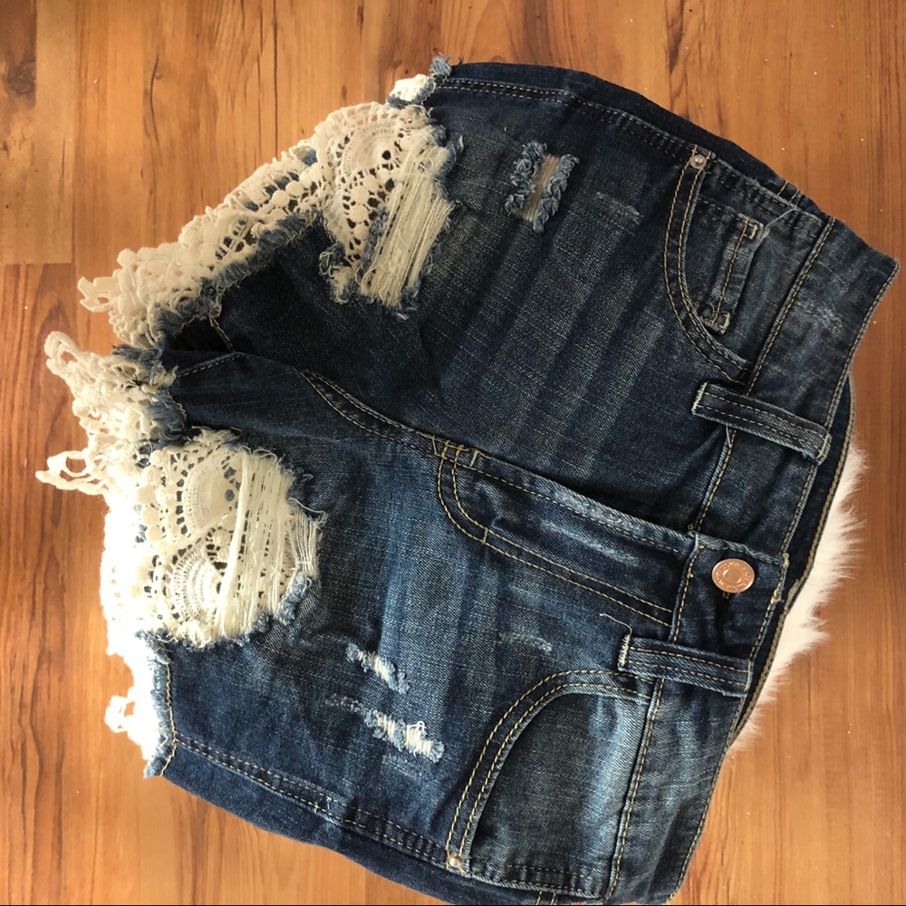 Lacey booty shorts